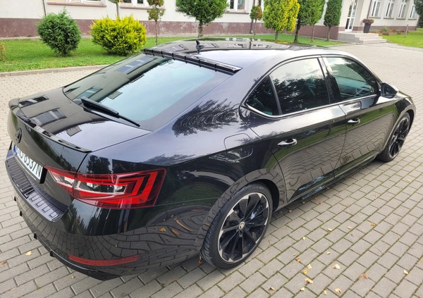 Skoda Superb cena 86900 przebieg: 229000, rok produkcji 2018 z Grybów małe 137